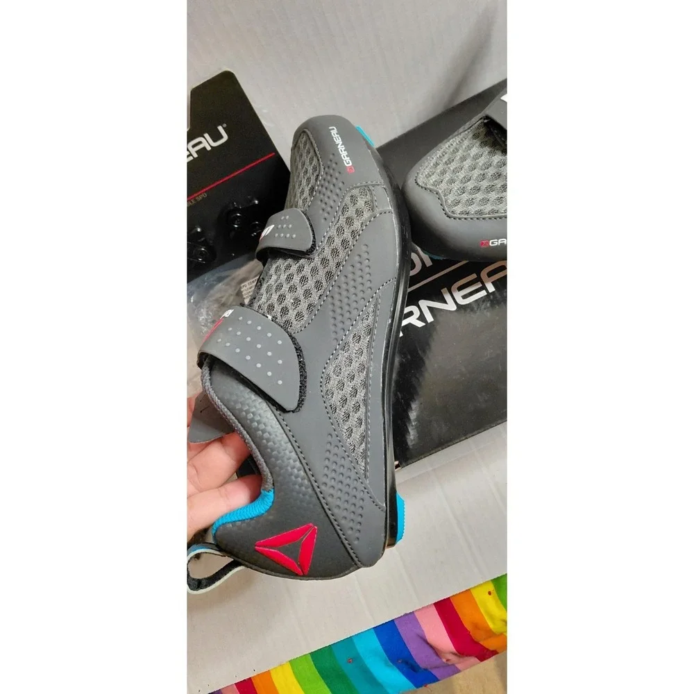 NWOT - Garneau Women’s Gray Athletic Cycling Shoes with Blue Accents Size 9